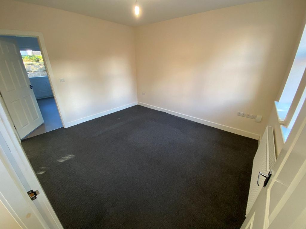 Property photo 3 of 11 Image