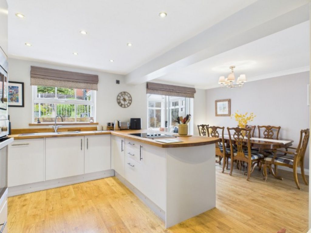 Property photo 2 of 41