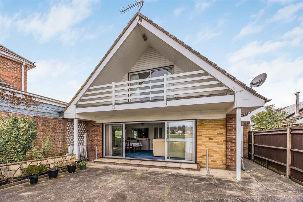 Property photo 3 of 23 268A Priory Road, Southampton-Small-Porticomarketi