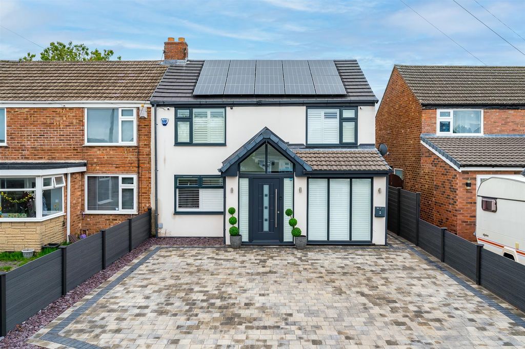 Property photo 1 of 22 4 Marshallsay Front-4.Jpg