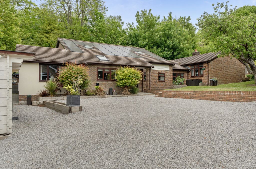 Property photo 1 of 22 1456309-11-6A0341...