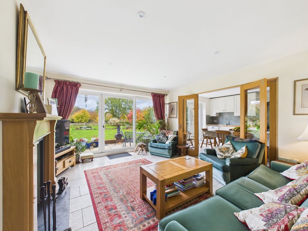 Property photo 2 of 25 Living Room