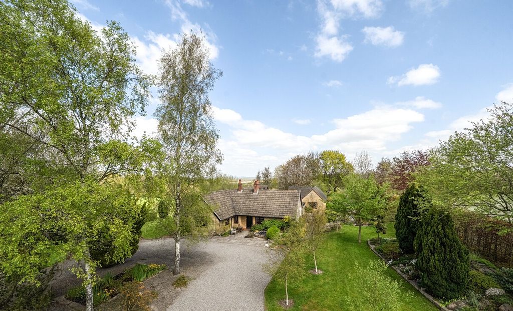 Property photo 1 of 31 1447893169E7741Bf3718