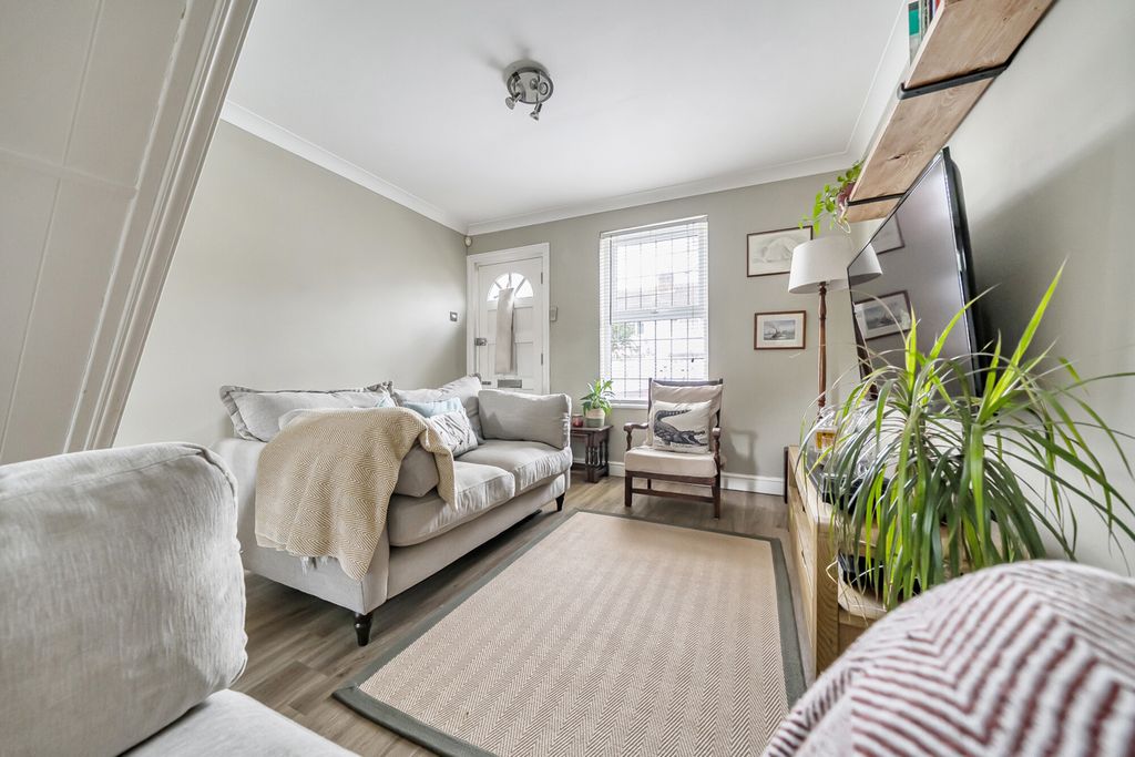 Property photo 3 of 24 1396218-22-695d2A...