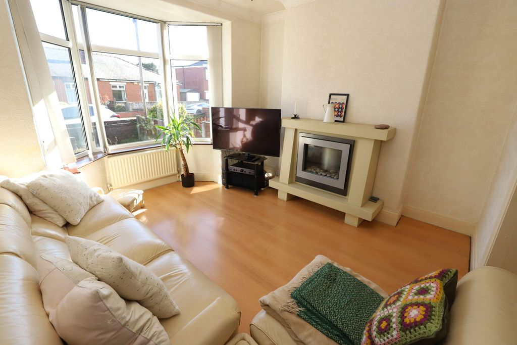 Property photo 2 of 22