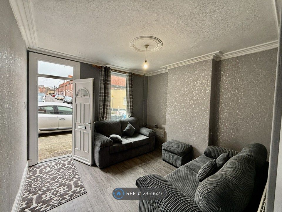 Property photo 2 of 12