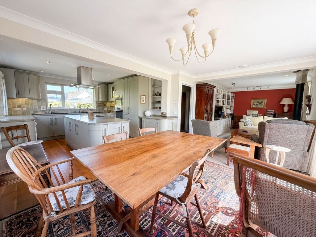 Property photo 3 of 22