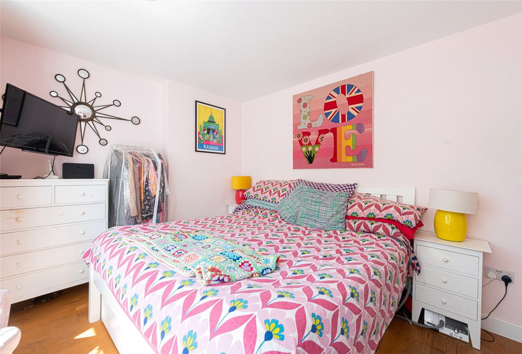 Property photo 3 of 17 Picture No. 05