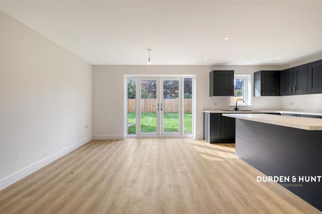 Property photo 3 of 23 Paddocks Lane