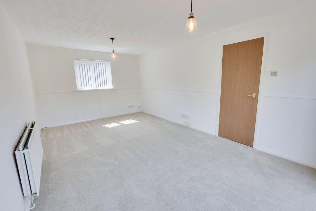 Property photo 3 of 17 Picture No. 16