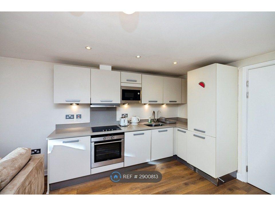 Property photo 2 of 11 Kitchen (Open Plan)