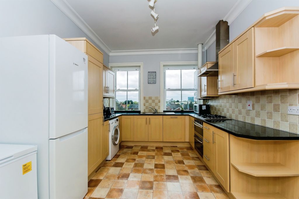 Property photo 3 of 21