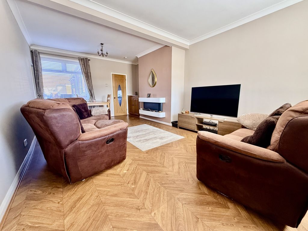 Property photo 2 of 9 Img_8979