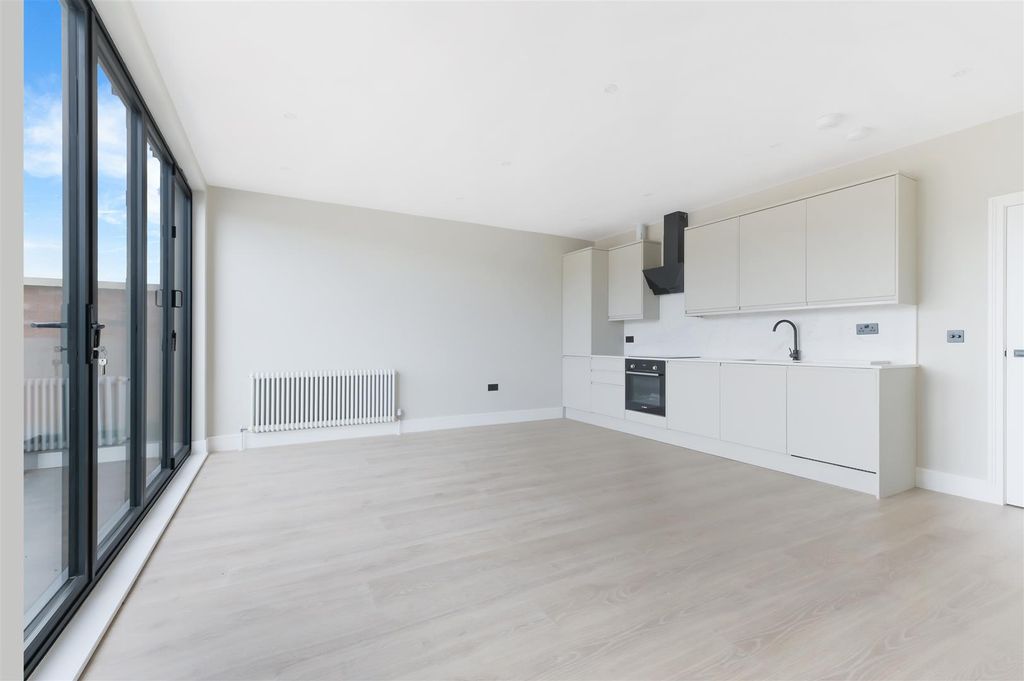 Property photo 1 of 9 Living Room Kitchen.Jpg