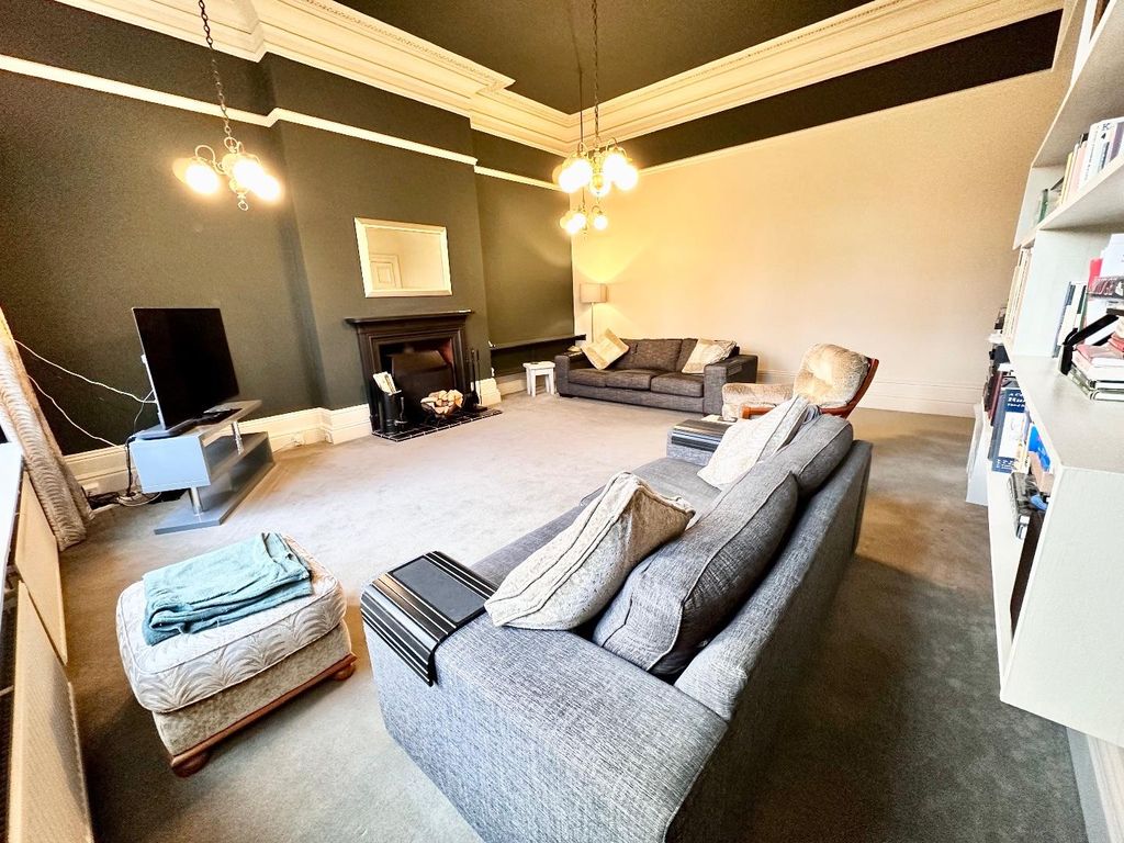 Property photo 3 of 44 Larger Than Average Lounge
