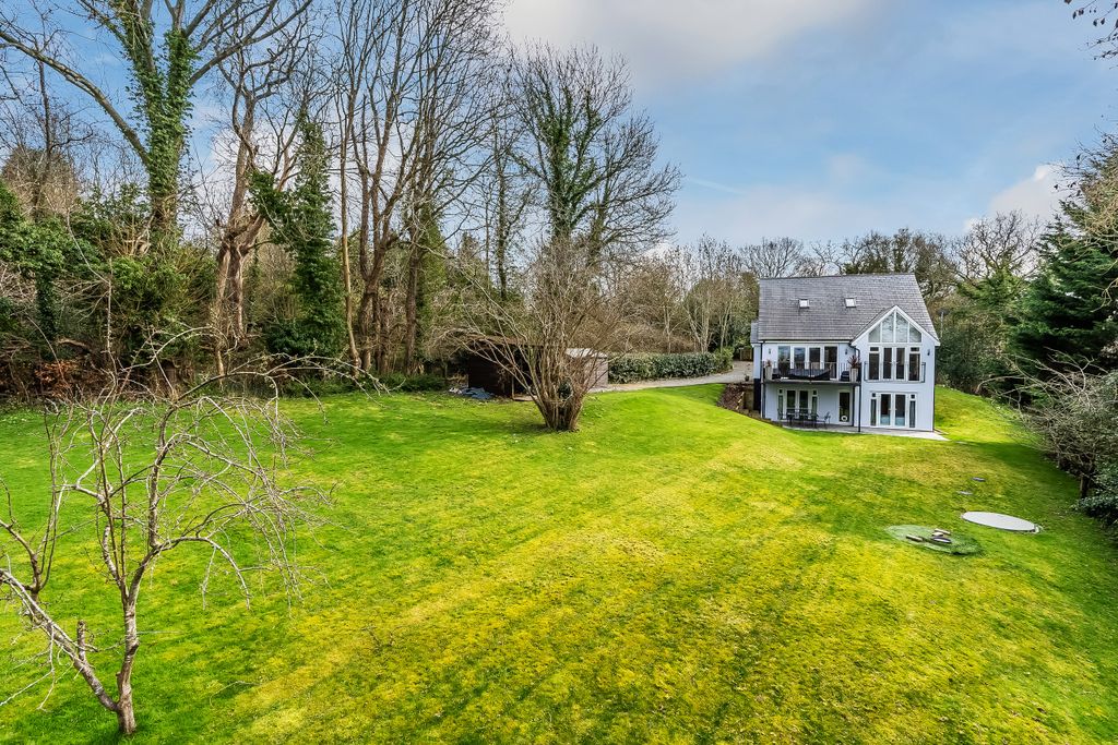 Property photo 2 of 31 Photo 3