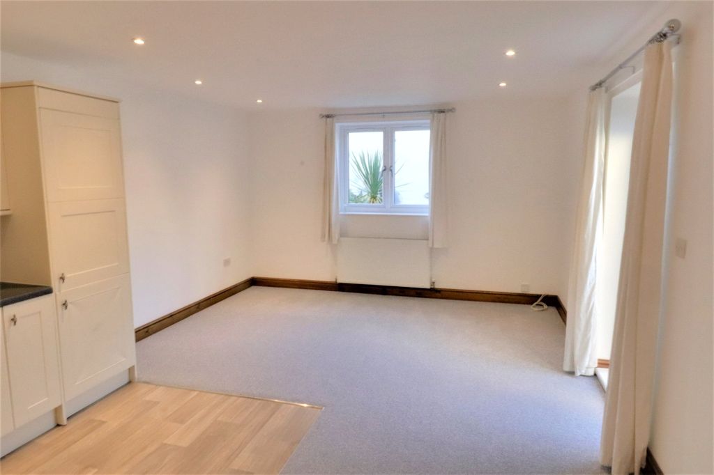 Property photo 3 of 7 3 - Picture No. 03