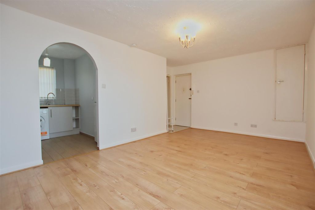 Property photo 2 of 6 Img_3776.Jpg