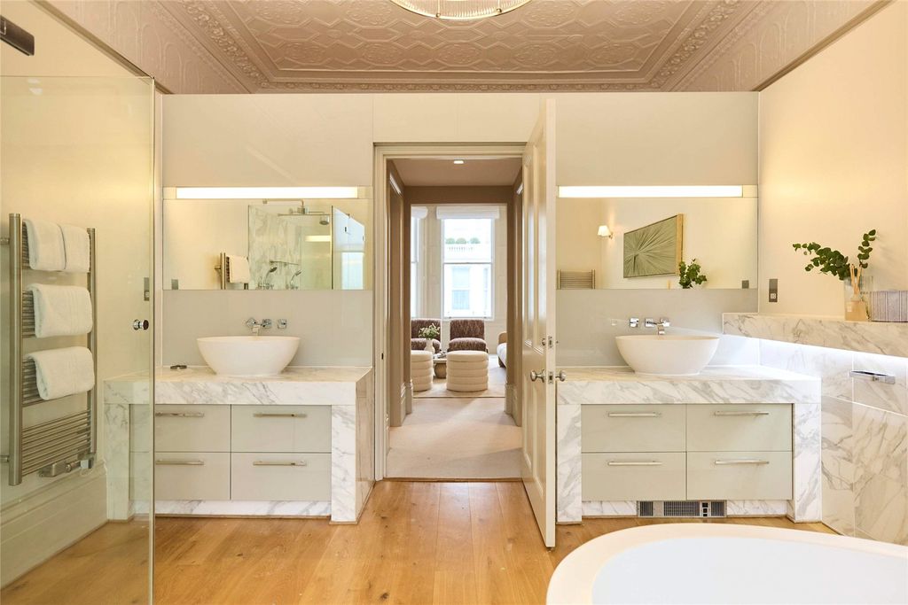 Property photo 1 of 33 Picture No. 18