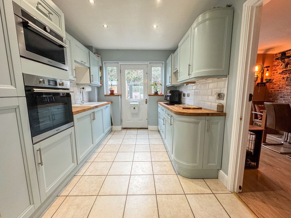 Property photo 3 of 23