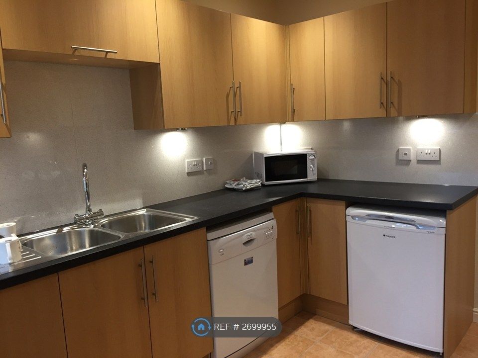 Property photo 3 of 14 Kitchen