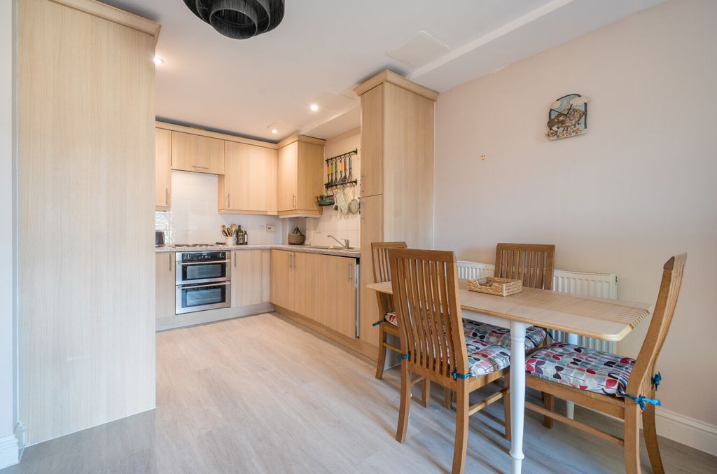Property photo 3 of 14 1349632-13-68B98c...