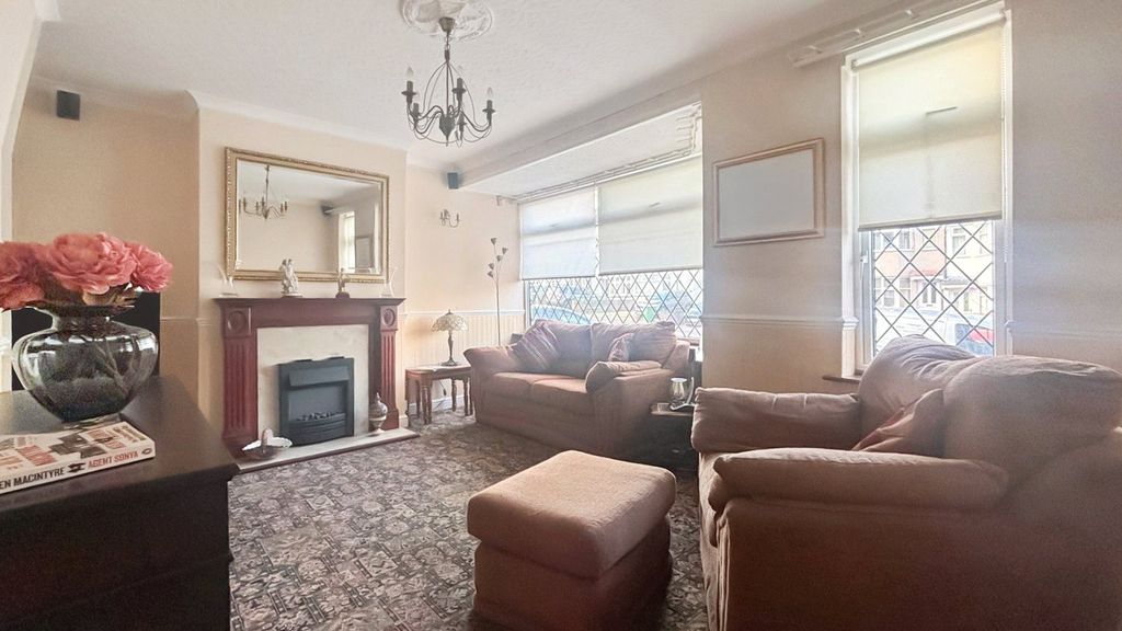 Property photo 2 of 13 Picture No. 38