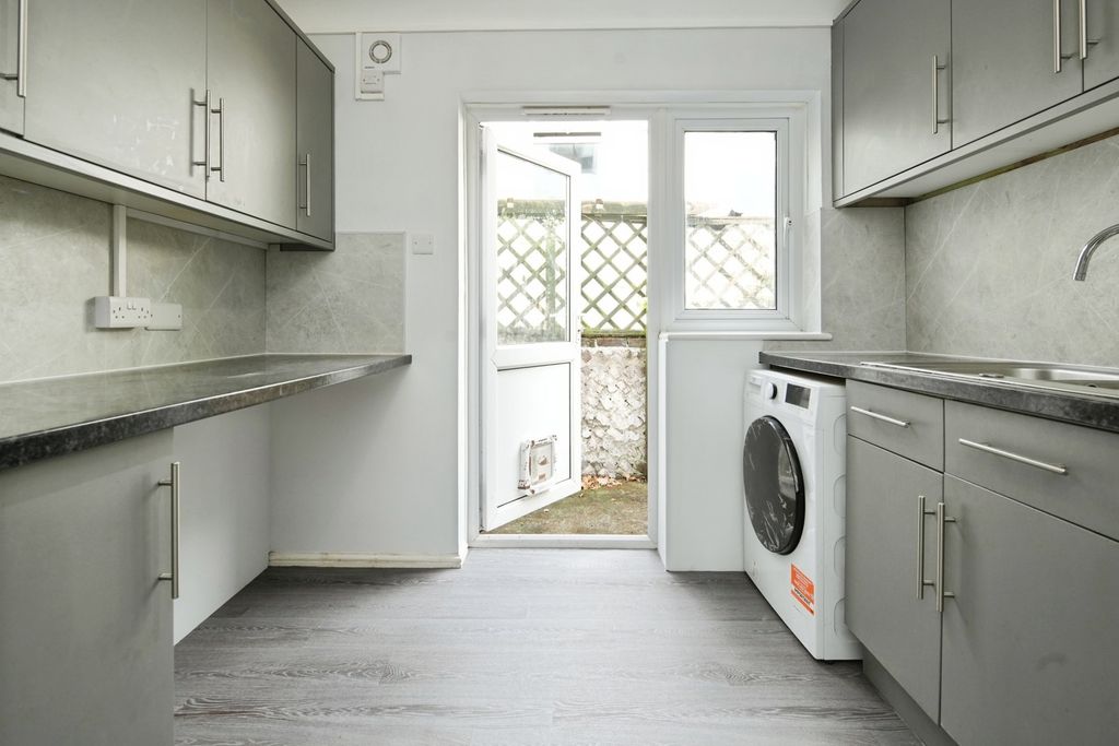 Property photo 3 of 20 Pbox-Img.Jpg