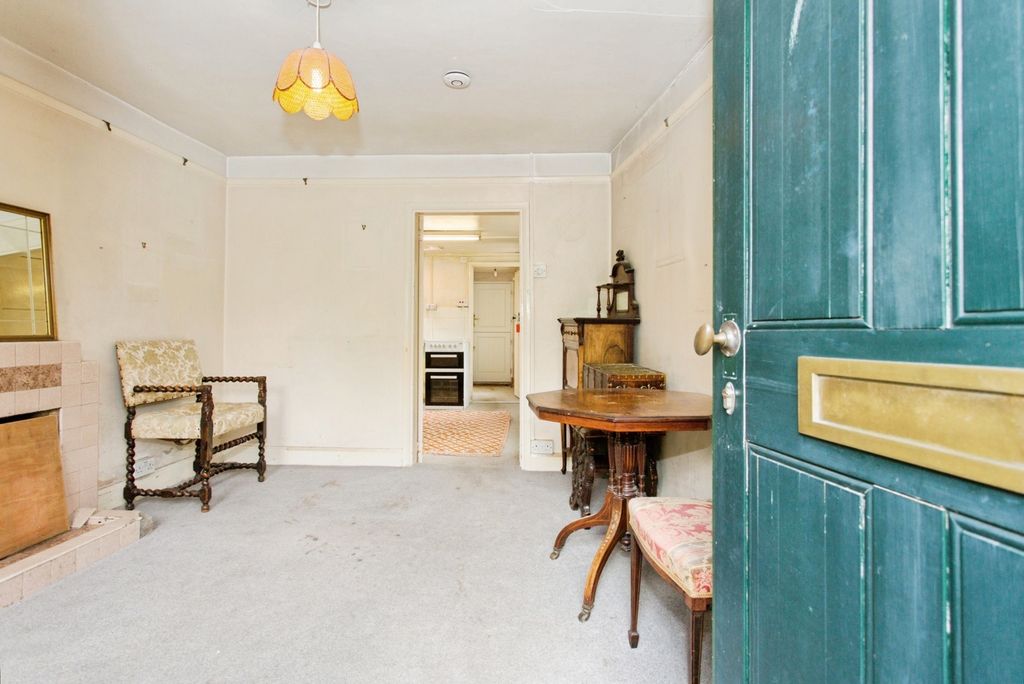 Property photo 3 of 17 Photo