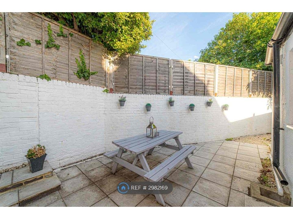 Property photo 3 of 13 Garden