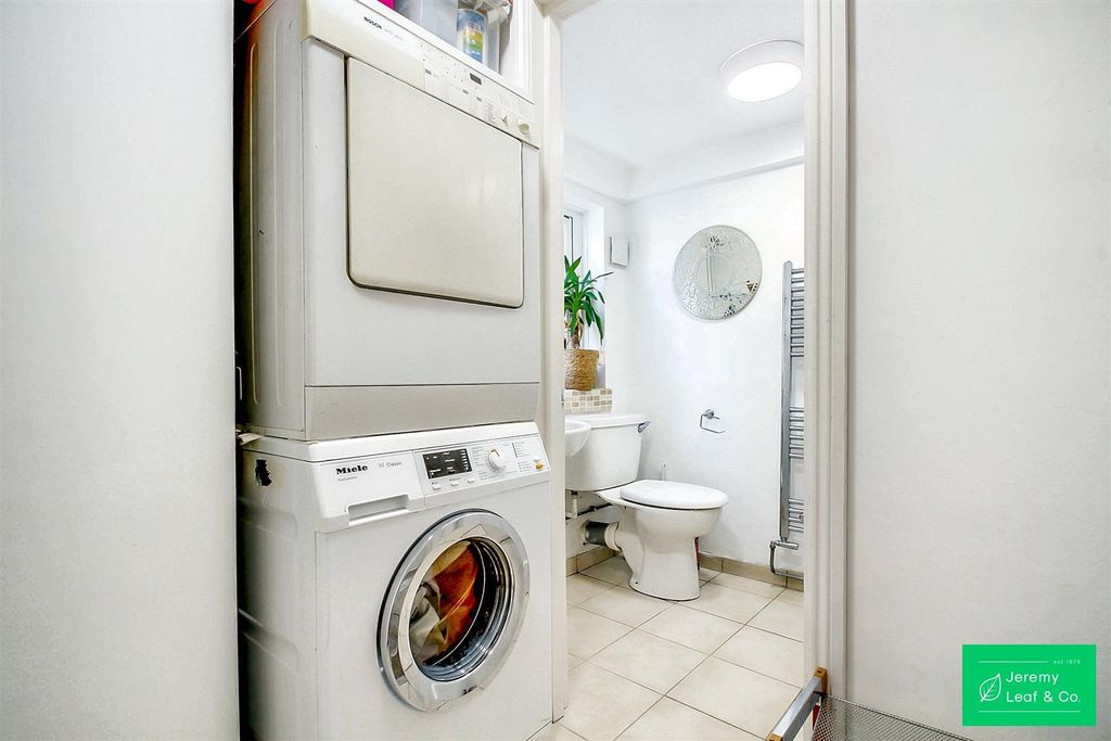 Property photo 2 of 24