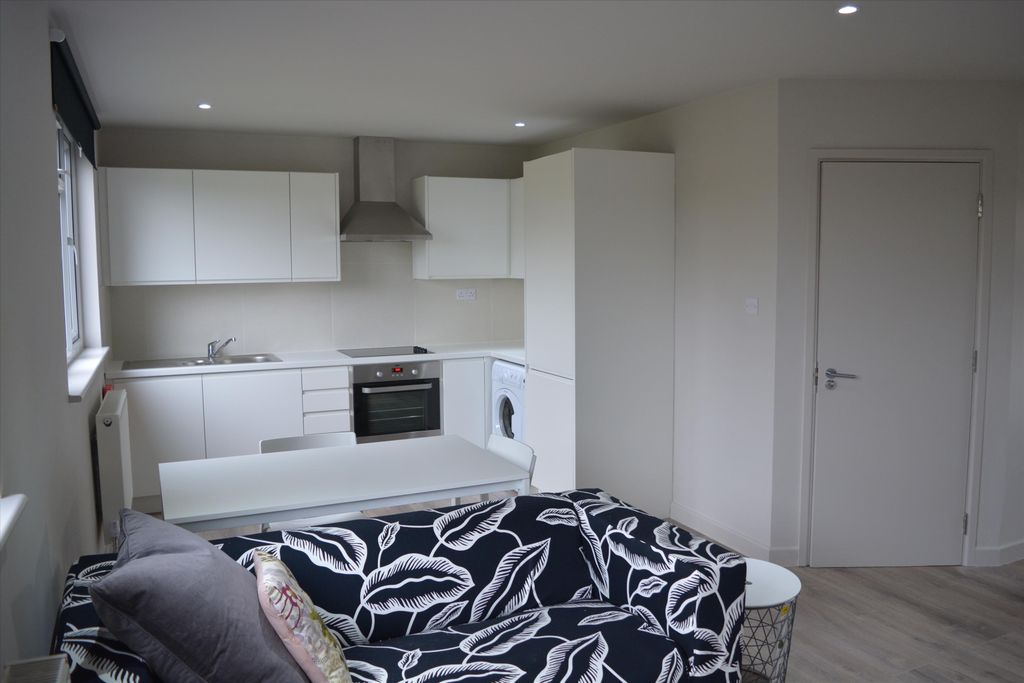 Property photo 3 of 8 Image