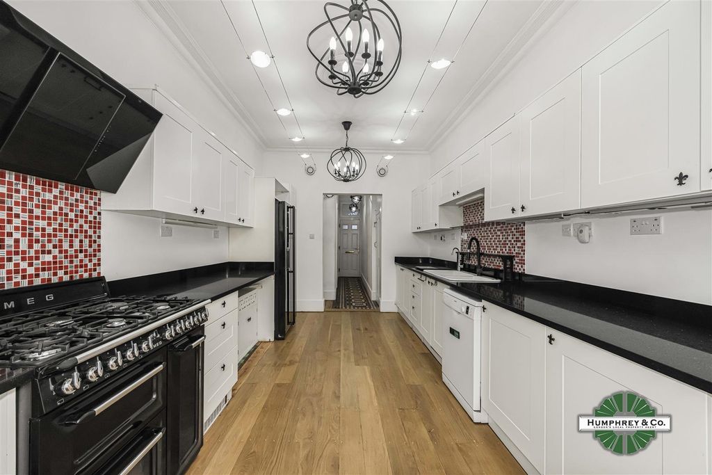 Property photo 1 of 14 Essex Road -(7).Jpg