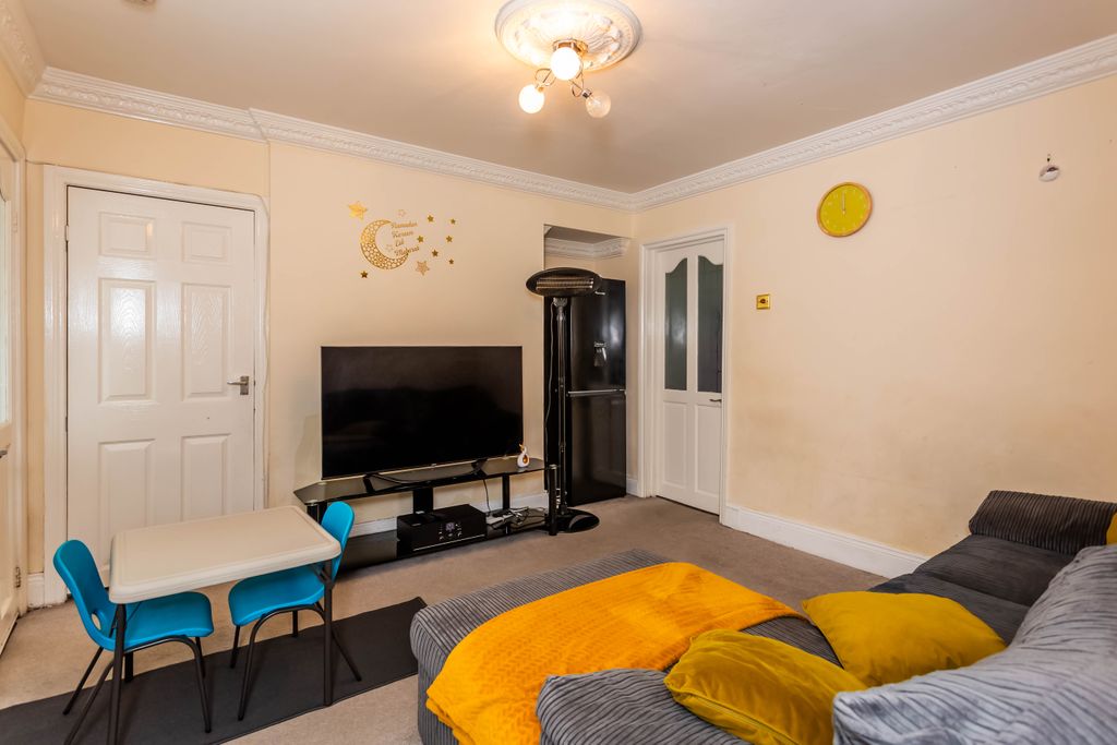 Property photo 2 of 16