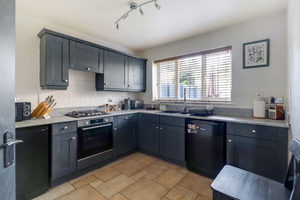 Property photo 3 of 21