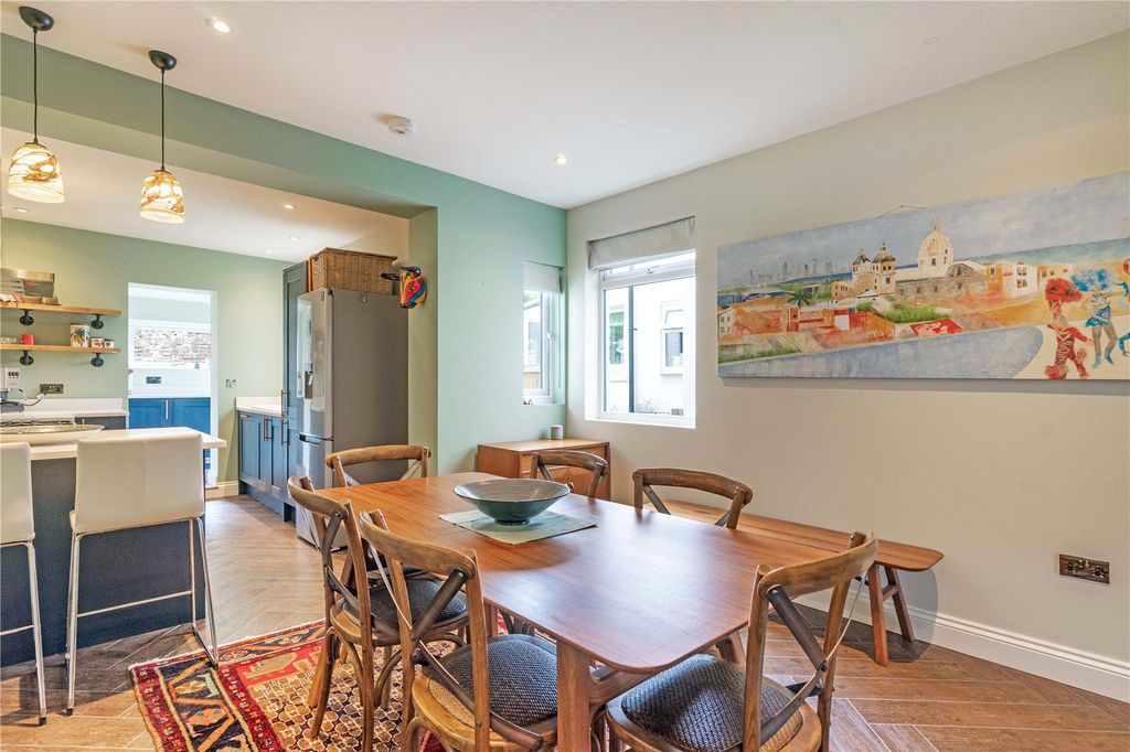 Property photo 2 of 15 Kitchen/Dining