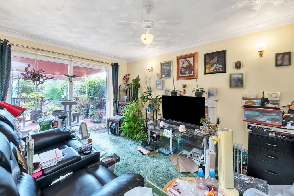 Property photo 3 of 13