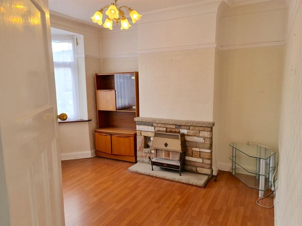 Property photo 2 of 9 A5B4Ad6E-6A07-4F2E-B0F9-5491F21057F4.Jpg