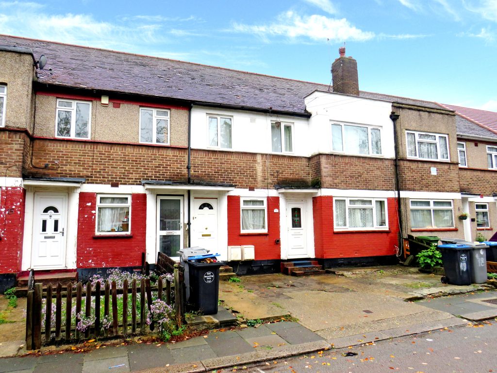 Property photo 1 of 7 Milford Gardens, Wembley Middlesex Ha0