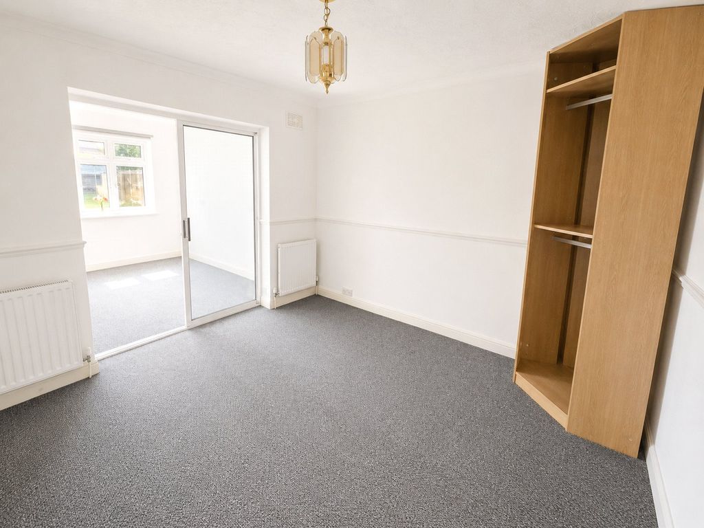 Property photo 3 of 15 Dining Room