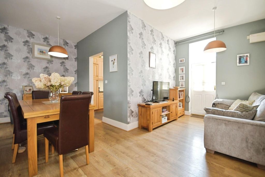 Property photo 3 of 24 Dining Room Lounge 01.Jpg