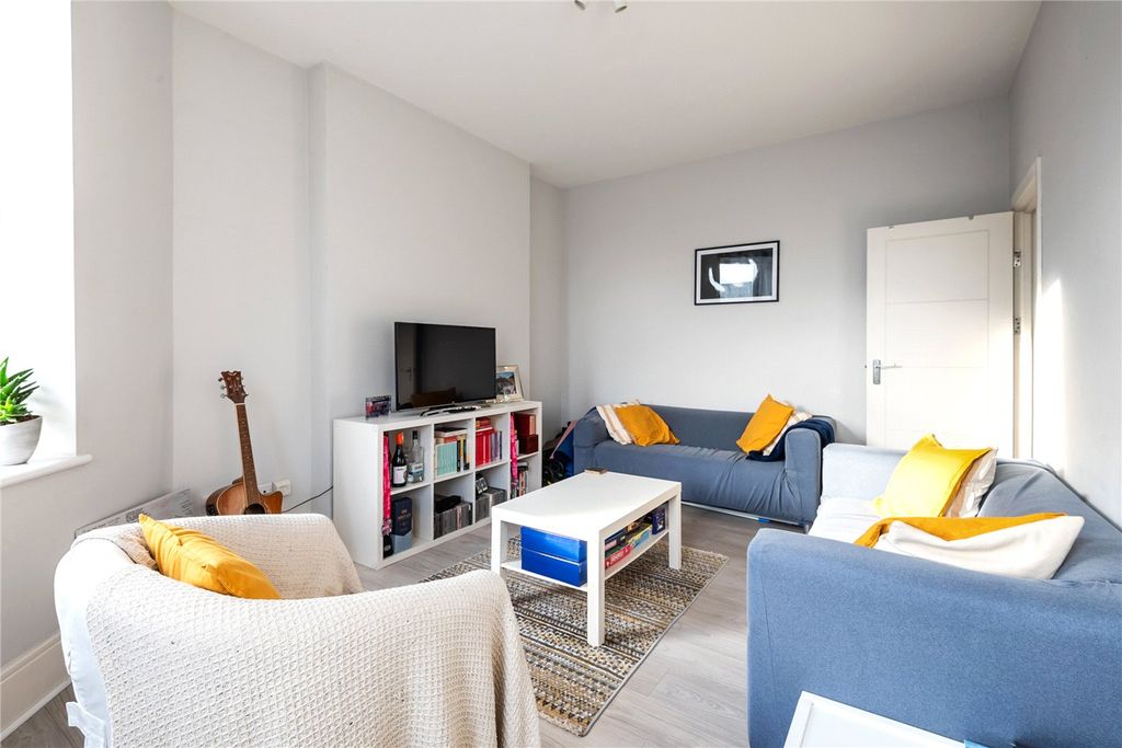 Property photo 2 of 8 Picture No. 07