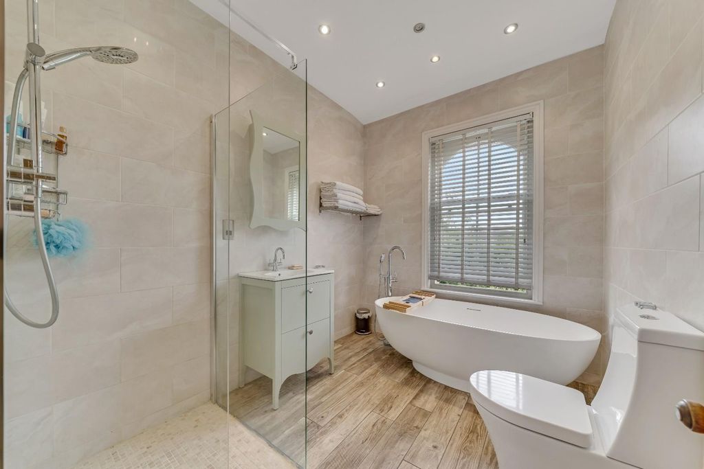 Property photo 2 of 28 Dsc03470_Hdr.Jpg