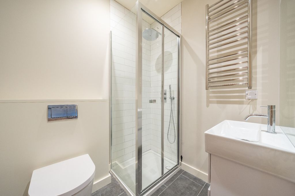 Property photo 3 of 7 4685694