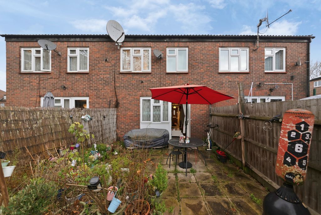 Property photo 3 of 20 Garden