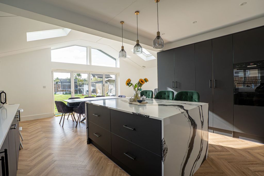 Property photo 2 of 29