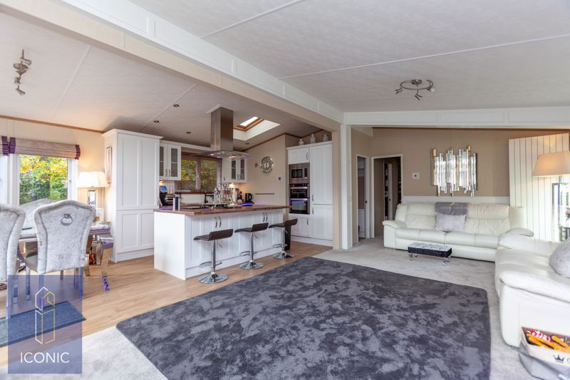 Property photo 3 of 12 Photo 8