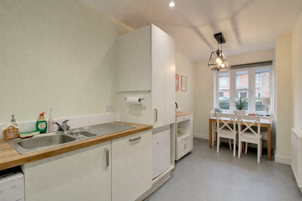 Property photo 3 of 16 Kitchen / Dining Room