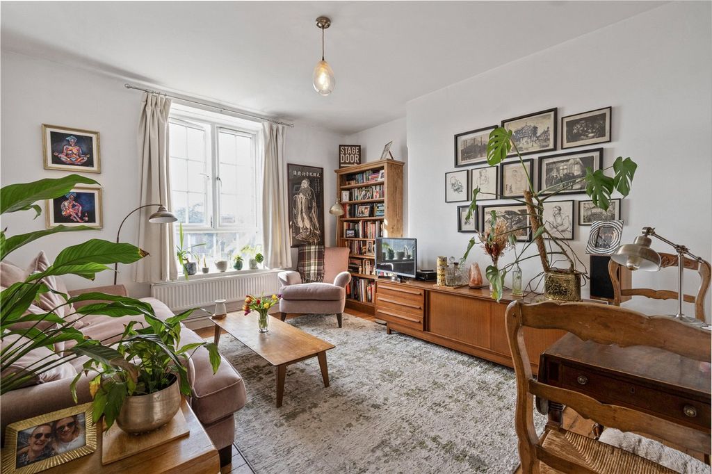 Property photo 1 of 9 Reception