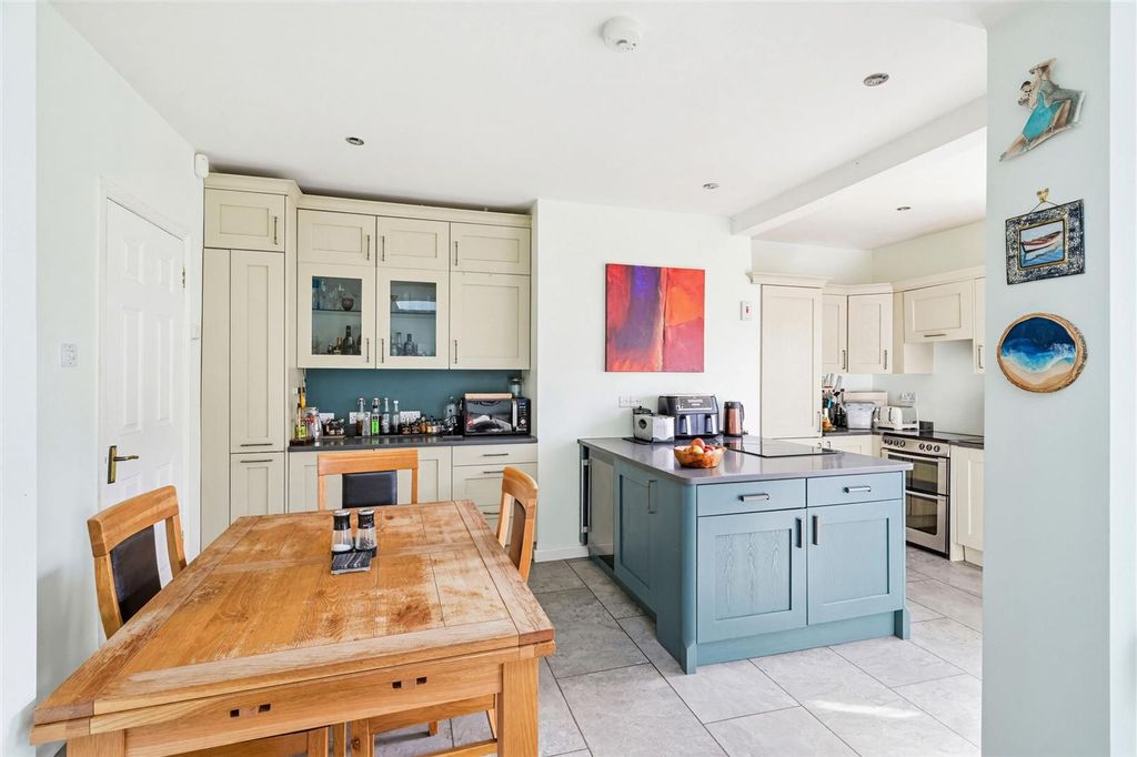 Property photo 3 of 20 Lyne Regis Road